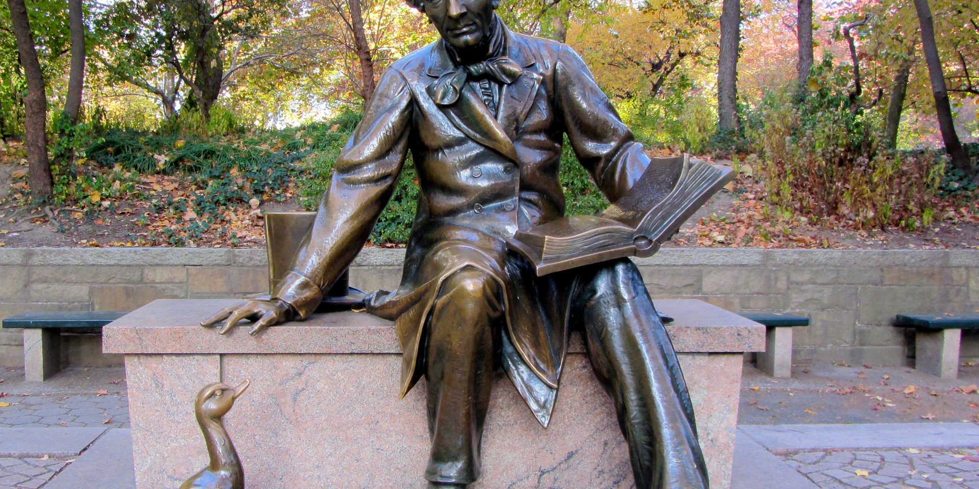 hans-christian-andersen-271451_1920